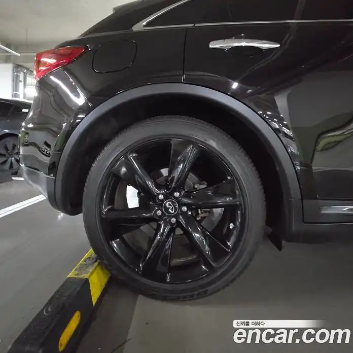 Infiniti QX70 2017 3.7 Автомат в Москве № 256202, фото 6