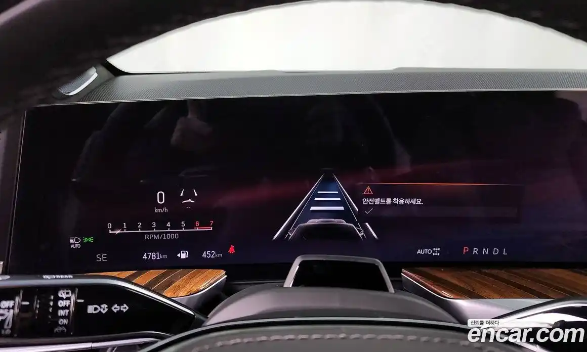 Cadillac Escalade 2025 6.2 Автомат в Москве № 256348, фото 15