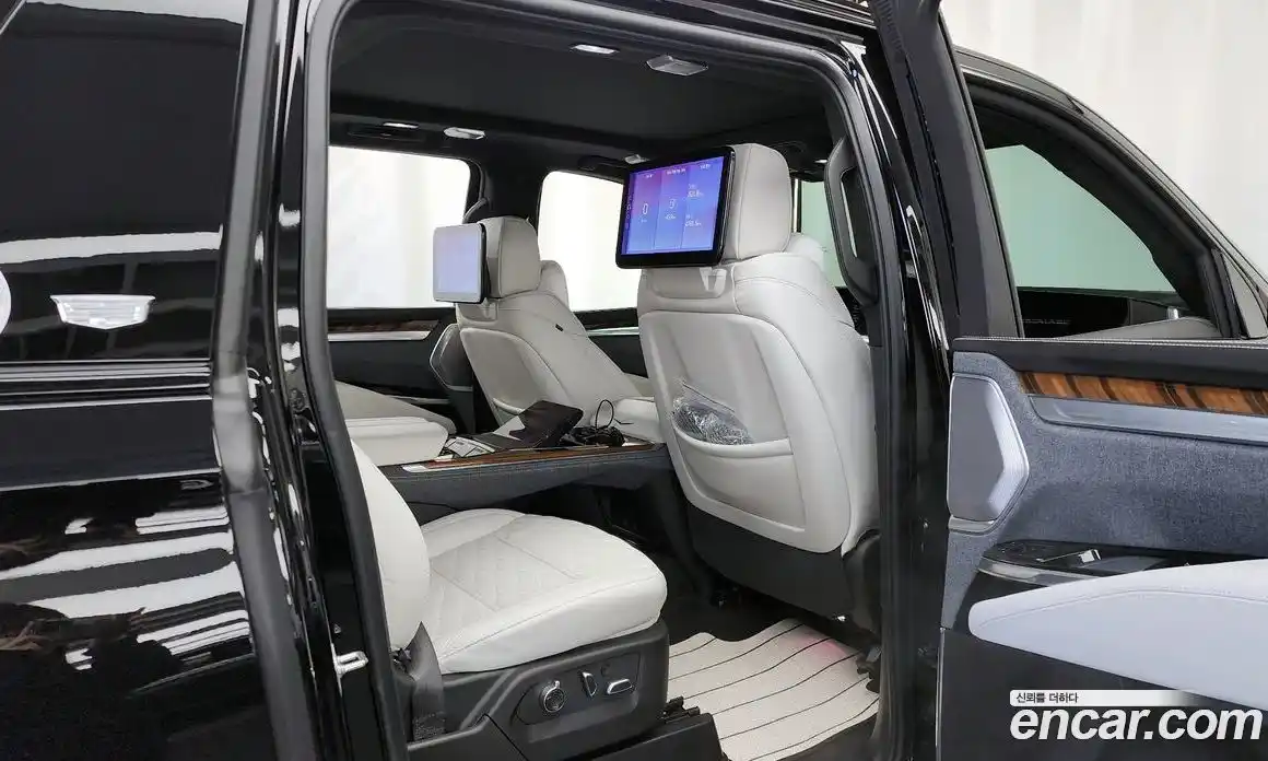 Cadillac Escalade 2025 6.2 Автомат в Москве № 256348, фото 3