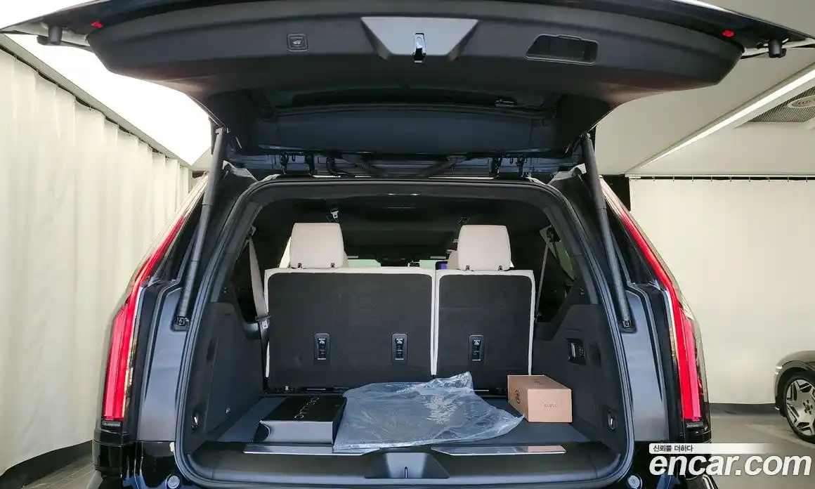 Cadillac Escalade 2025 6.2 Автомат в Москве № 256348, фото 9