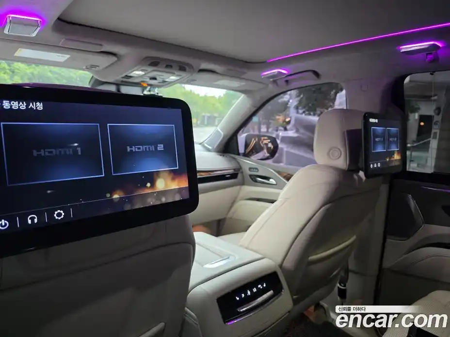 Cadillac Escalade 2023 6.2 Автомат в Москве № 285631, фото 15