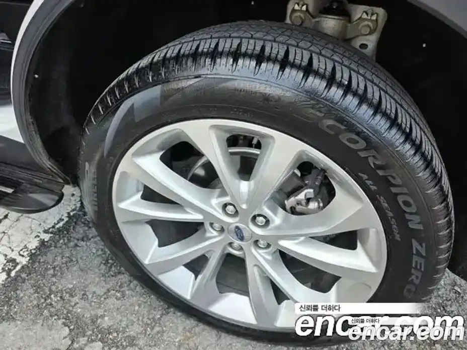 Ford Explorer 2022 3.0 Автомат в Москве № 285673, фото 19