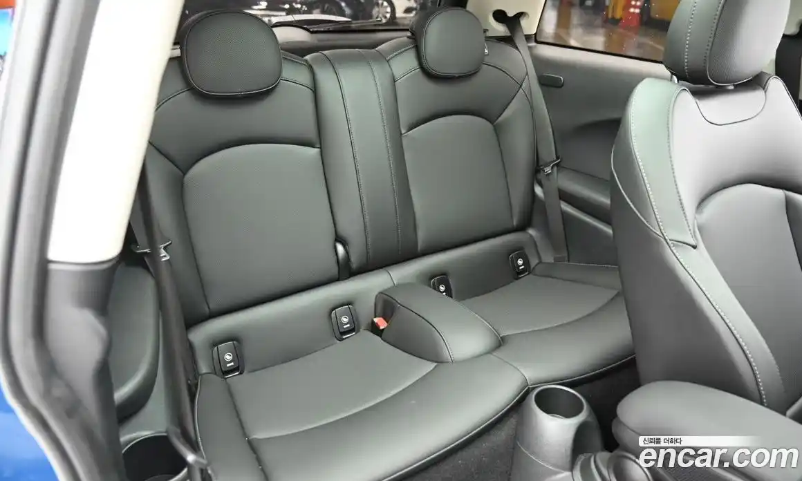 Mini Cooper 2023 1.5 Автомат в Москве № 299280, фото 12