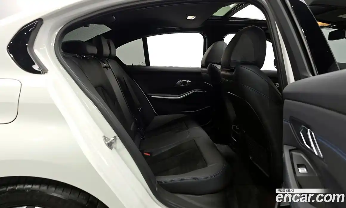 BMW 3-Series 2021 2.0 Автомат в Москве № 302846, фото 11