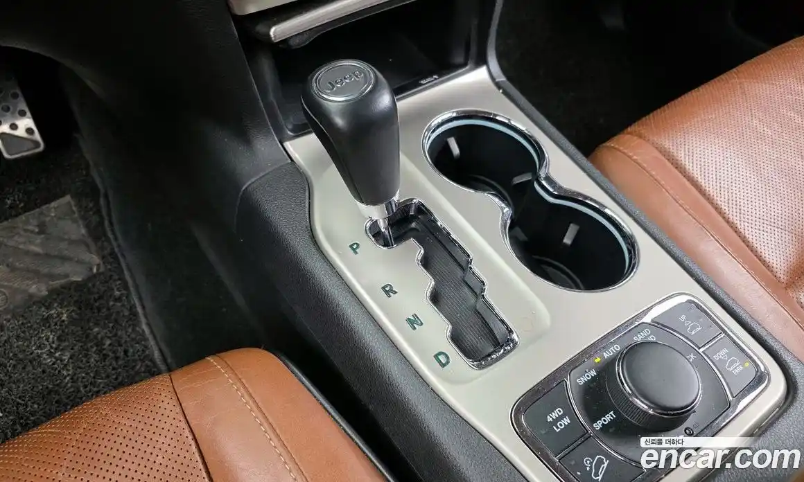 Jeep Cherokee 2012 3.0 Автомат в Москве № 318272, фото 17