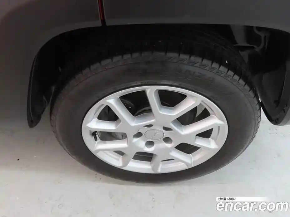 Jeep Renegade 2021 2.4 Автомат в Москве № 318295, фото 19