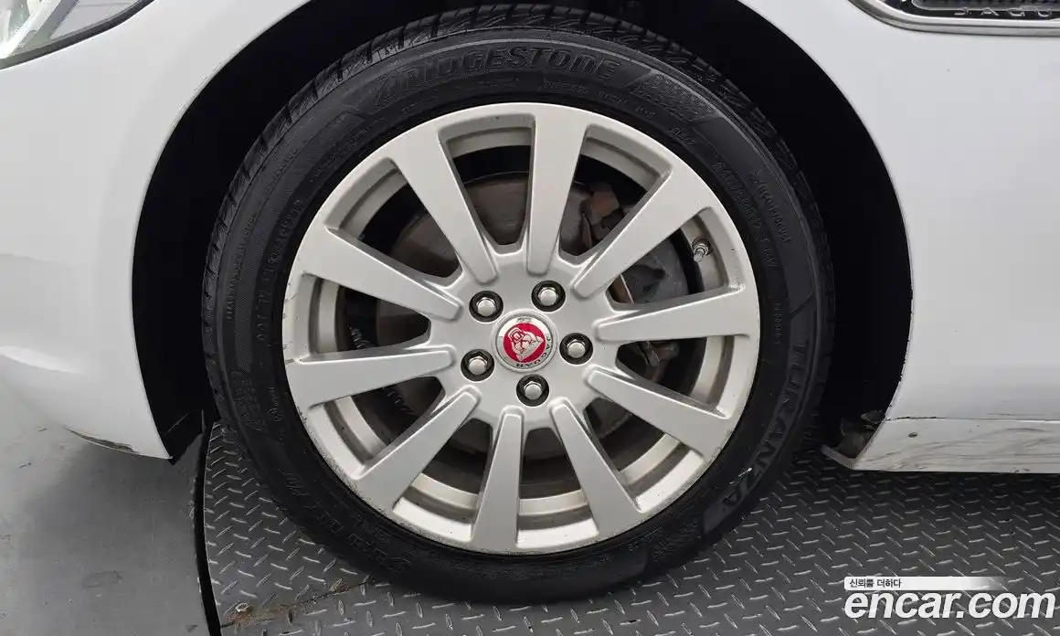 Jaguar XE 2017 2.0 Автомат в Москве № 320146, фото 12