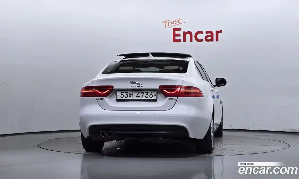 Jaguar XE 2017 2.0 Автомат в Москве № 320146, фото 16