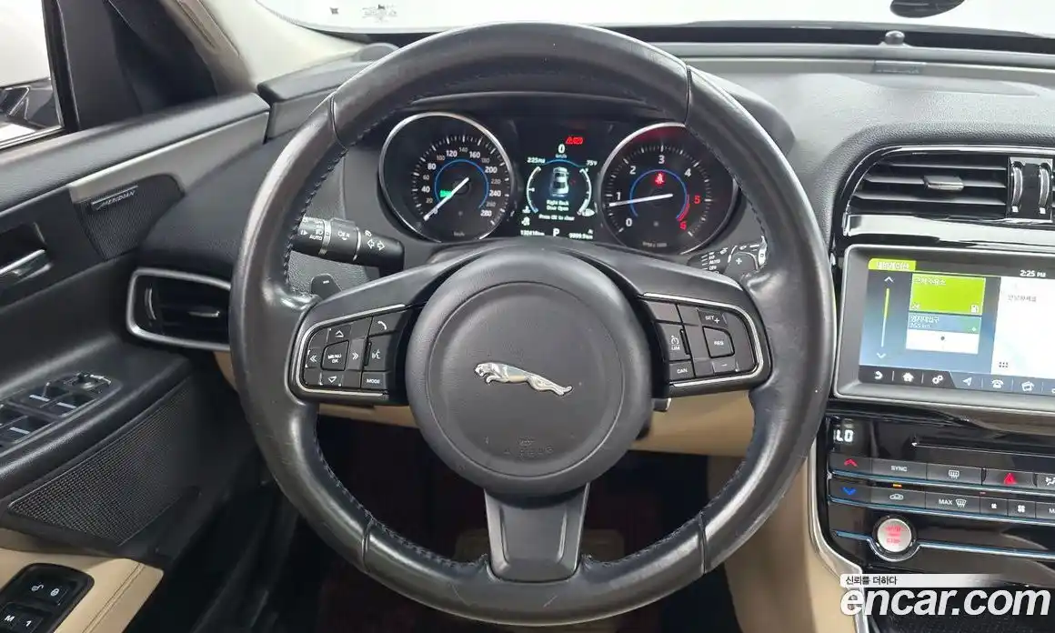 Jaguar XE 2017 2.0 Автомат в Москве № 320146, фото 17