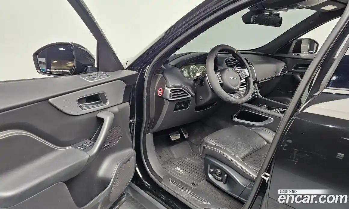 Jaguar F-Pace 2017 3.0 Автомат в Москве № 320227, фото 13