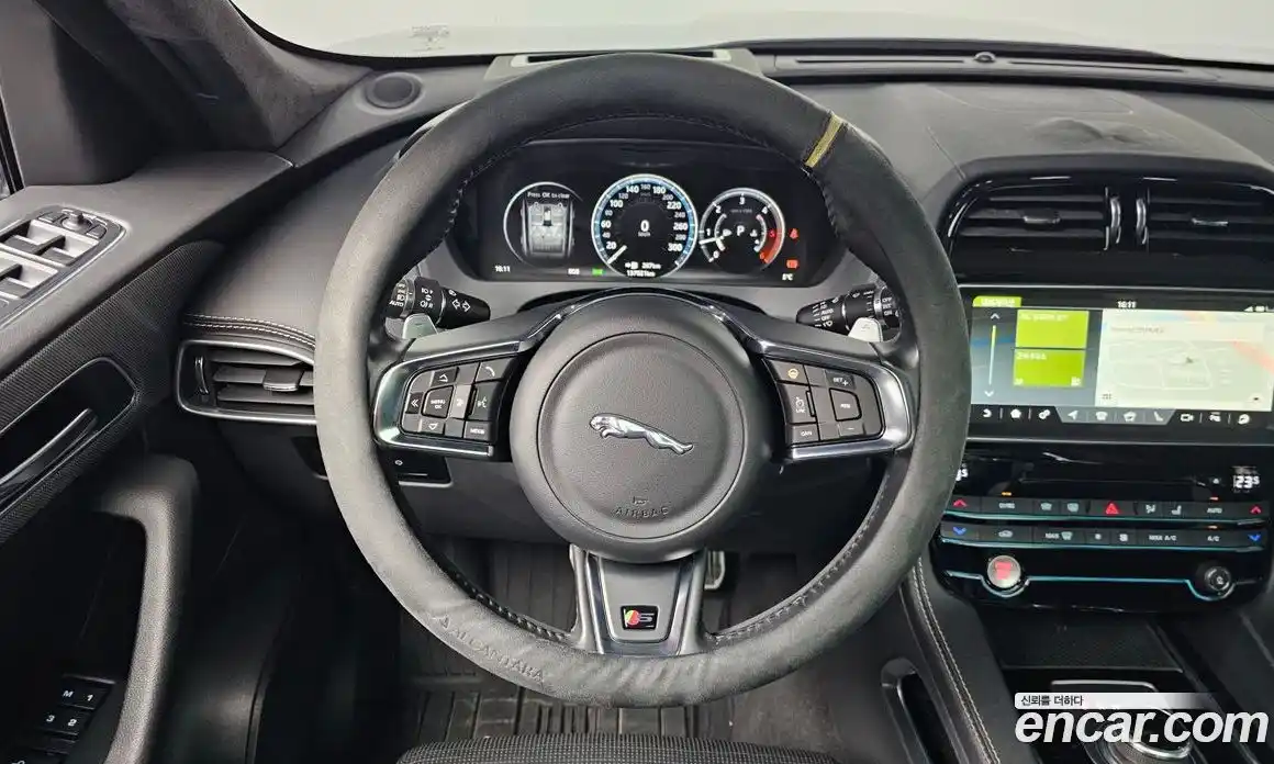 Jaguar F-Pace 2017 3.0 Автомат в Москве № 320227, фото 17