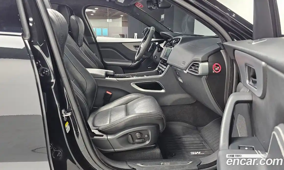 Jaguar F-Pace 2017 3.0 Автомат в Москве № 320227, фото 3