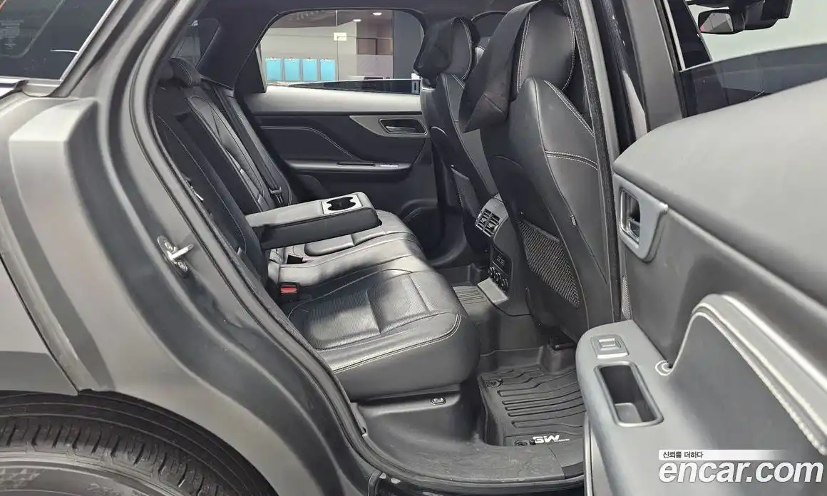 Jaguar F-Pace 2017 3.0 Автомат в Москве № 320227, фото 4