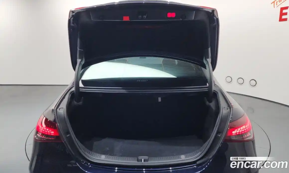 Mercedes-Benz E-Class 2021 2.0 Автомат в Москве № 325013, фото 12