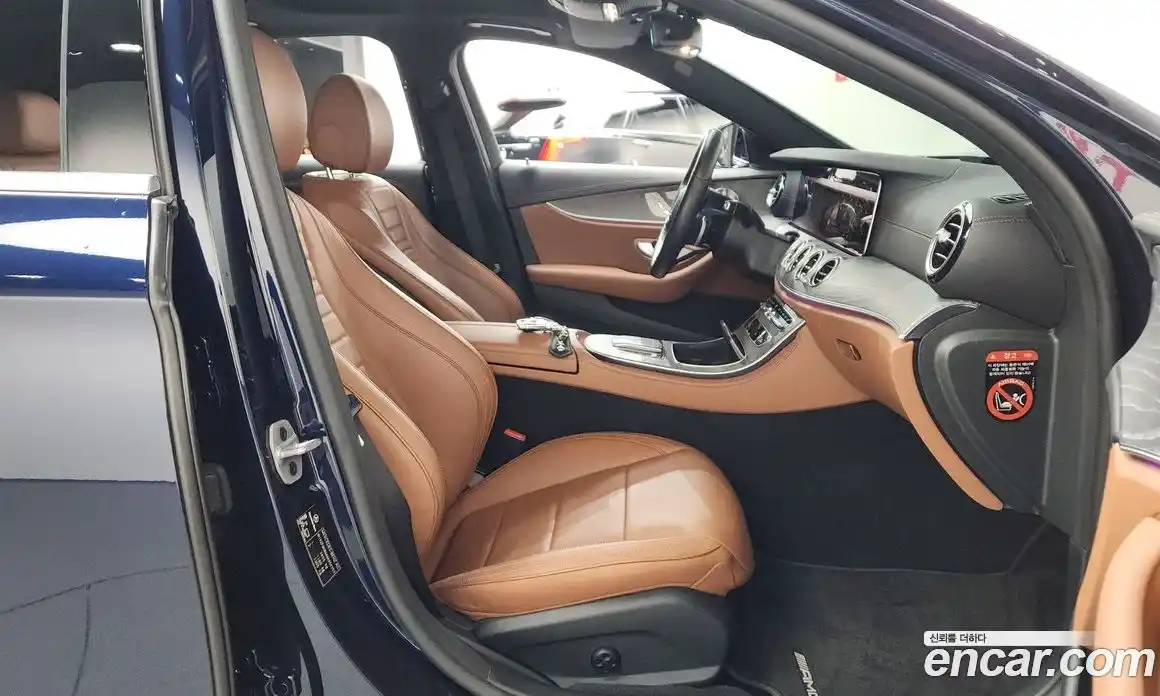 Mercedes-Benz E-Class 2021 2.0 Автомат в Москве № 325013, фото 3