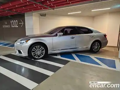 Lexus LS 2015 5.0 Автомат в Москве № 334295, миниатюра 4