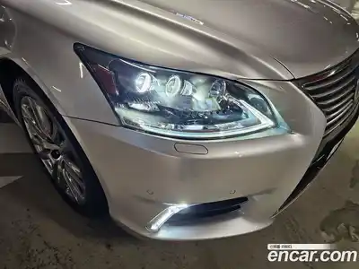 Lexus LS 2015 5.0 Автомат в Москве № 334295, миниатюра 6