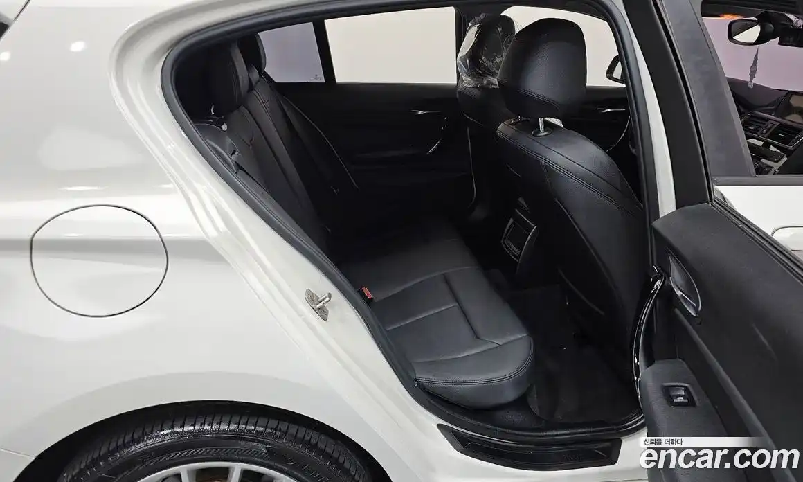 BMW 1-Series 2016 2.0 Автомат в Москве № 336579, фото 3