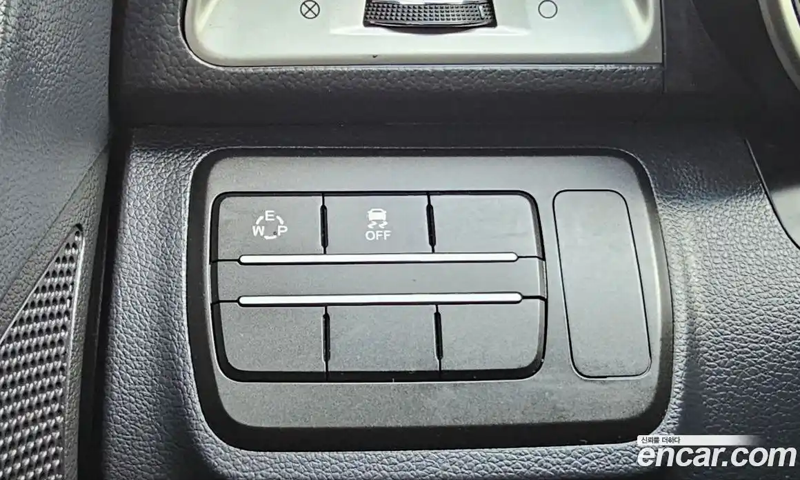 SsangYong TIBOLI 2016 1.6 Автомат в Москве № 368874, фото 14