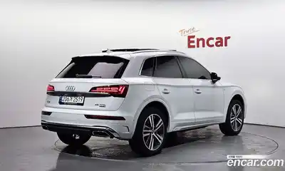 Audi Q5 2023 2.0 Автомат в Москве № 372765, миниатюра 2