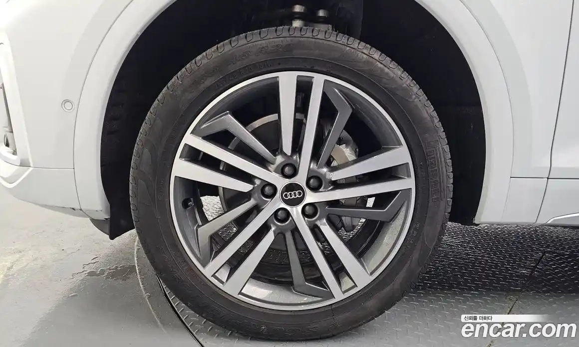 Audi Q5 2023 2.0 Автомат в Москве № 372765, фото 5