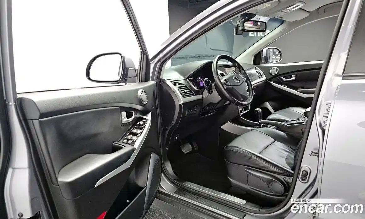 SsangYong Korando 2015 2.0 Автомат в Москве № 388325, фото 11