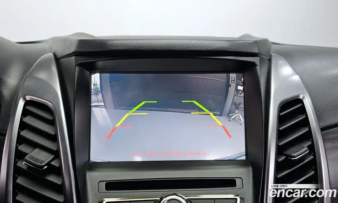 SsangYong Korando 2015 2.0 Автомат в Москве № 388325, фото 16