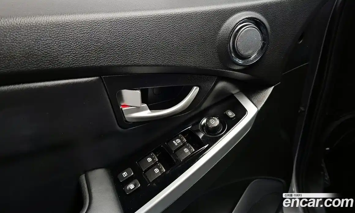 SsangYong Korando 2015 2.0 Автомат в Москве № 388325, фото 18