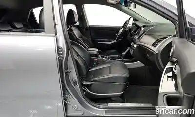 SsangYong Korando 2015 2.0 Автомат в Москве № 388325, миниатюра 10