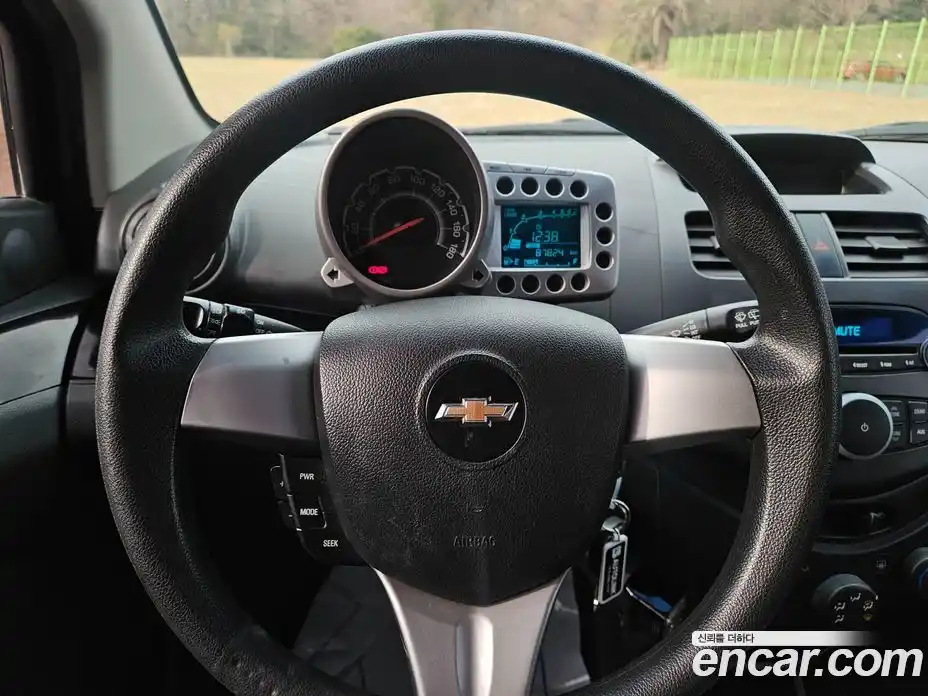 Chevrolet Spark 2012 1.0 Автомат в Москве № 397015, фото 12