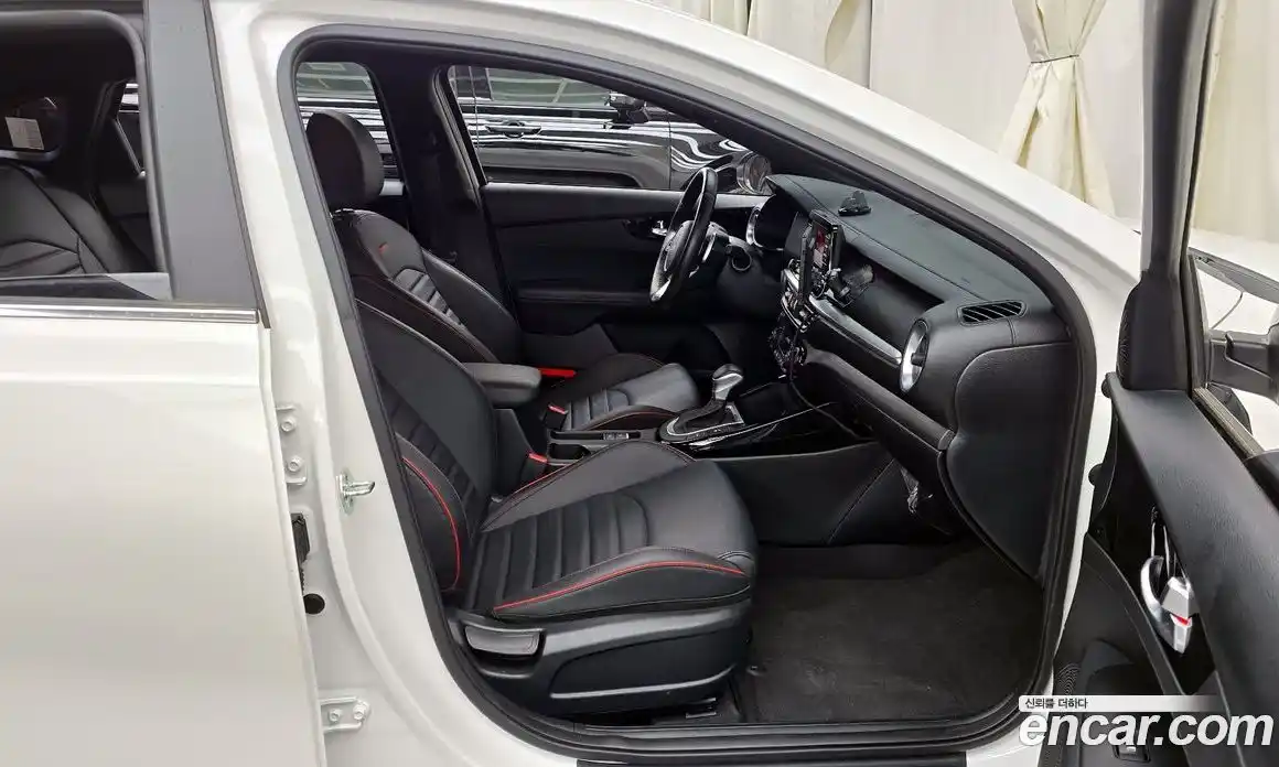 Kia K3 2022 1.6 Автомат в Москве № 402646, фото 11