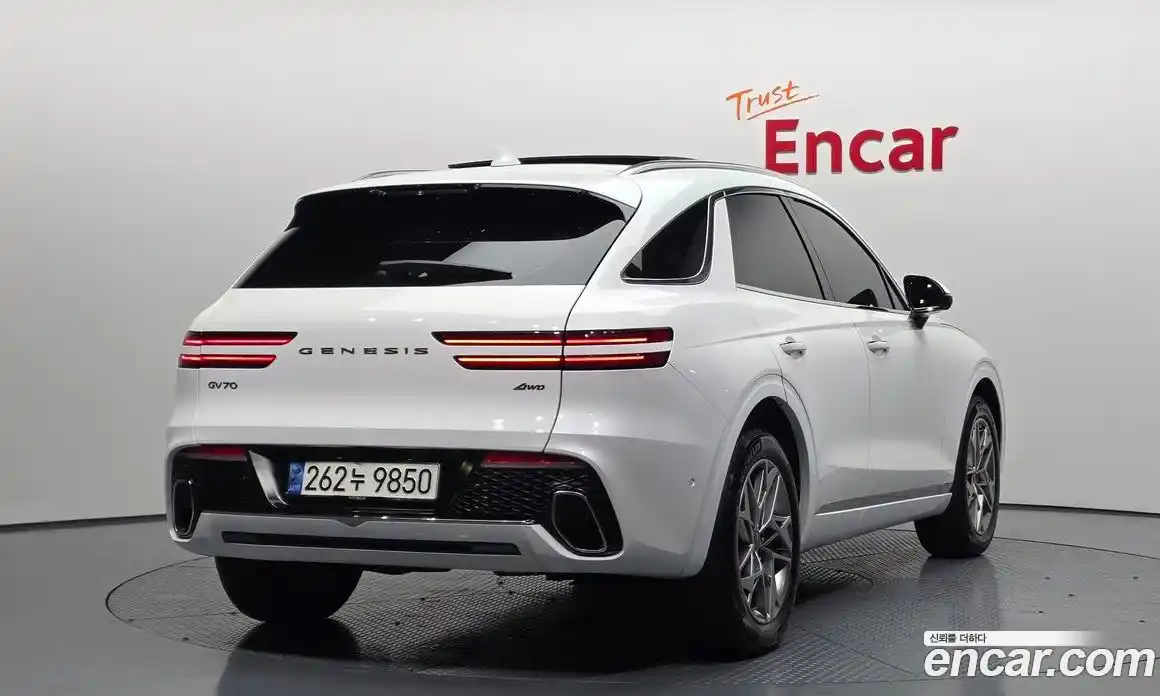Genesis GV70 2023 2.5 Автомат в Москве № 405077, фото 2