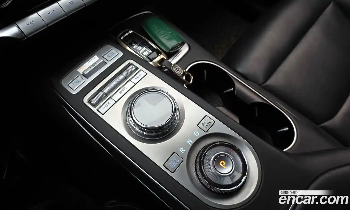 Genesis GV70 2023 2.5 Автомат в Москве № 405077, фото 9