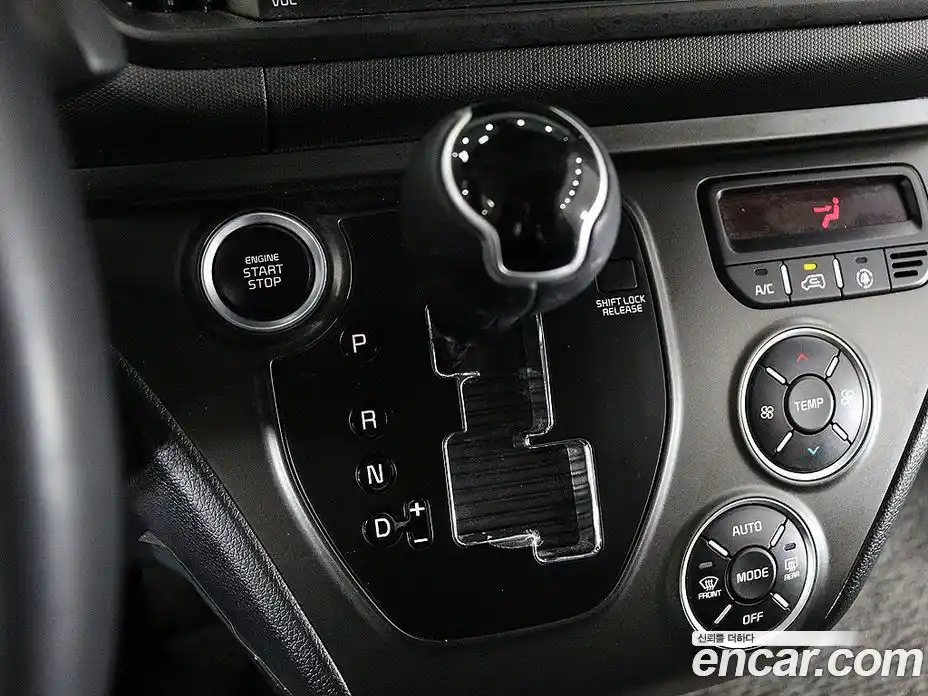 Kia Ray 2024 1.0 Автомат в Москве № 53998, фото 9