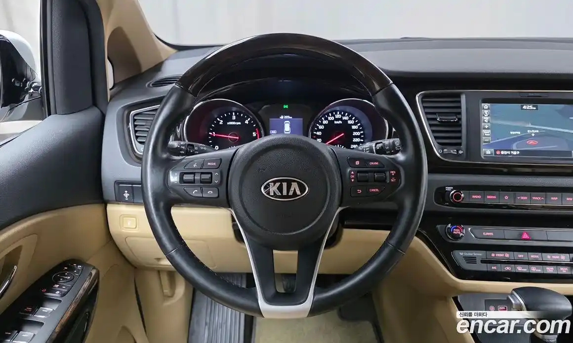 Kia Canival 2019 2.2 Автомат в Москве № 55860, фото 14