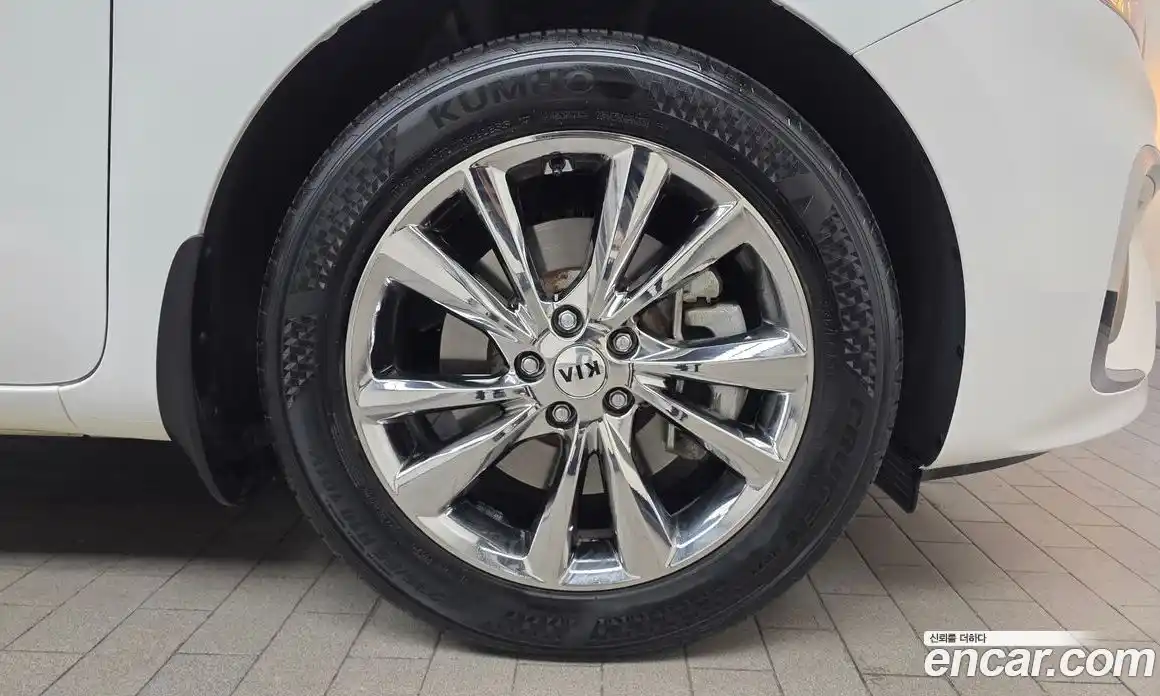 Kia Canival 2019 2.2 Автомат в Москве № 55860, фото 17