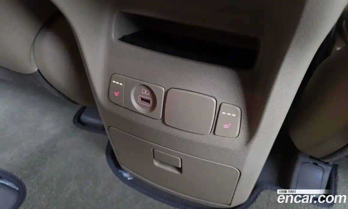 Kia Canival 2019 2.2 Автомат в Москве № 55860, фото 18