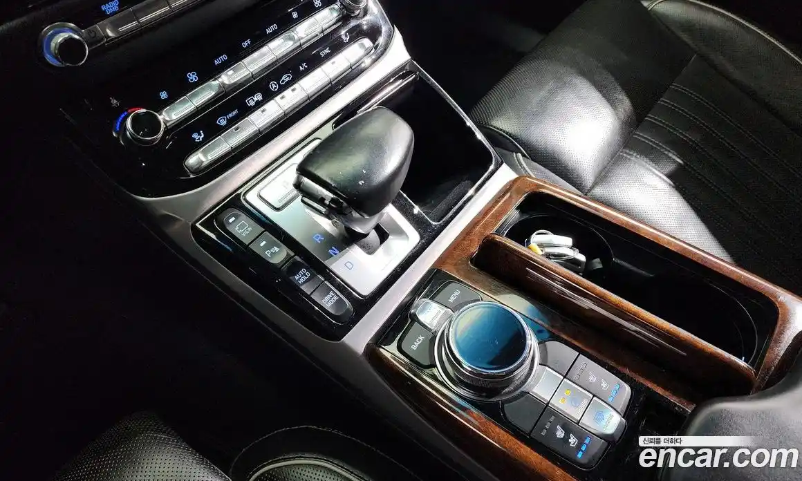 Genesis EQ900 2017 3.8 Автомат в Москве № 57243, фото 9