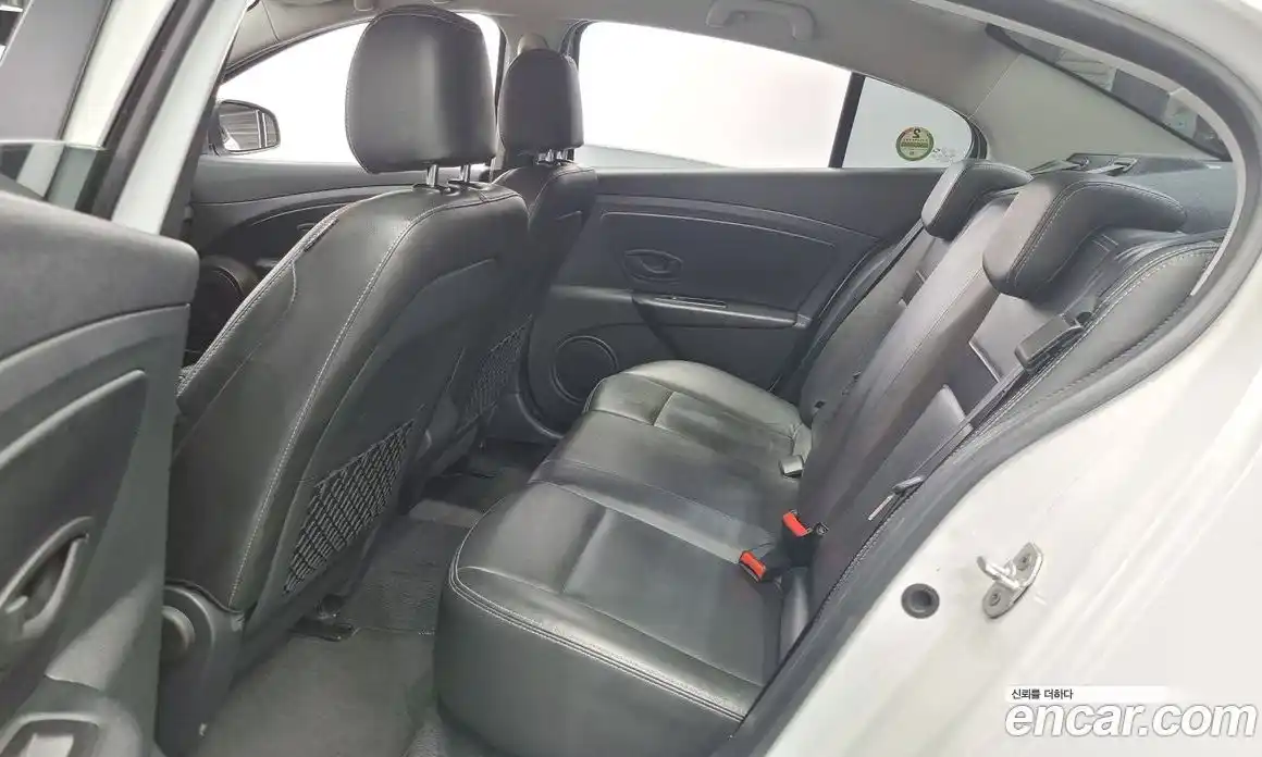 Renault SM3 2015 1.6 Автомат в Москве № 63327, фото 13