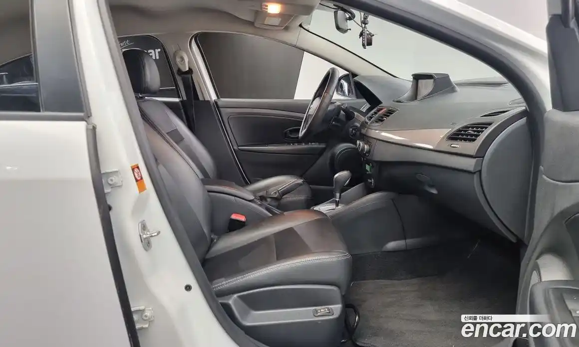 Renault SM3 2015 1.6 Автомат в Москве № 63327, фото 8