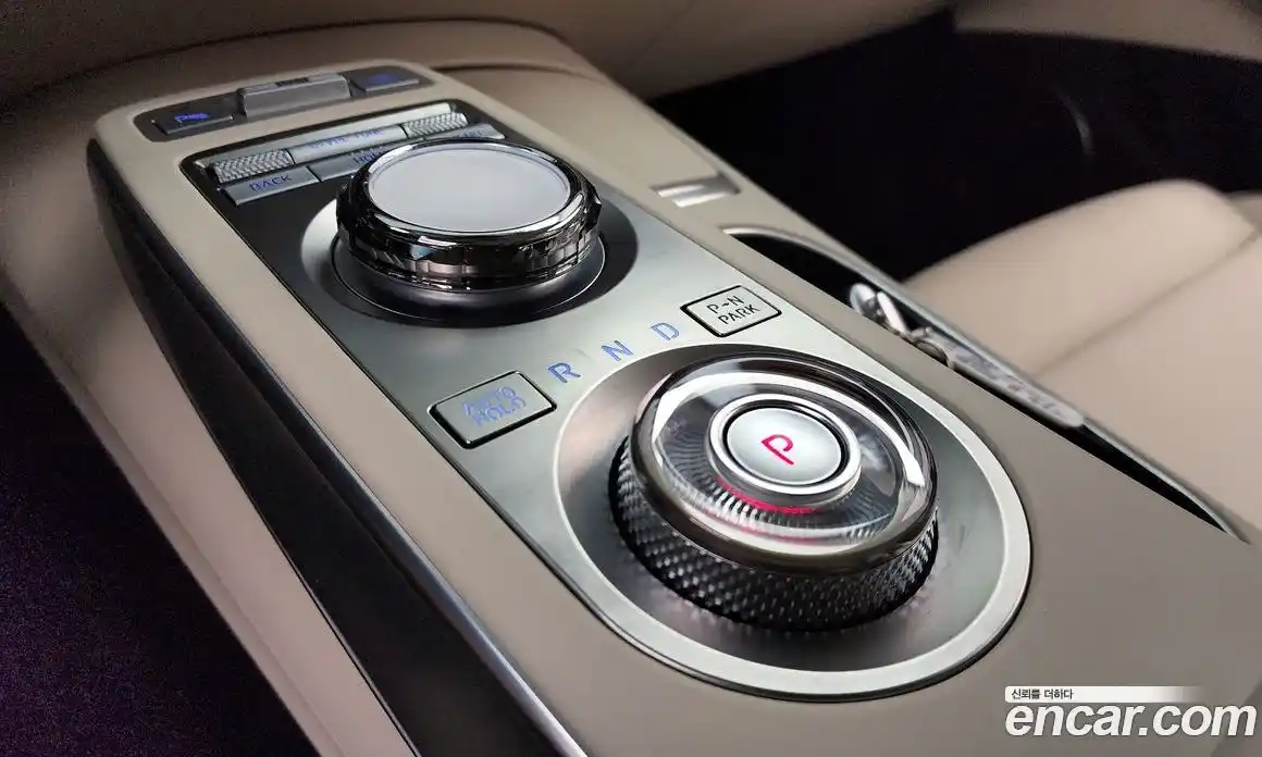 Genesis GV70 2024 2.5 Автомат в Москве № 80955, фото 15