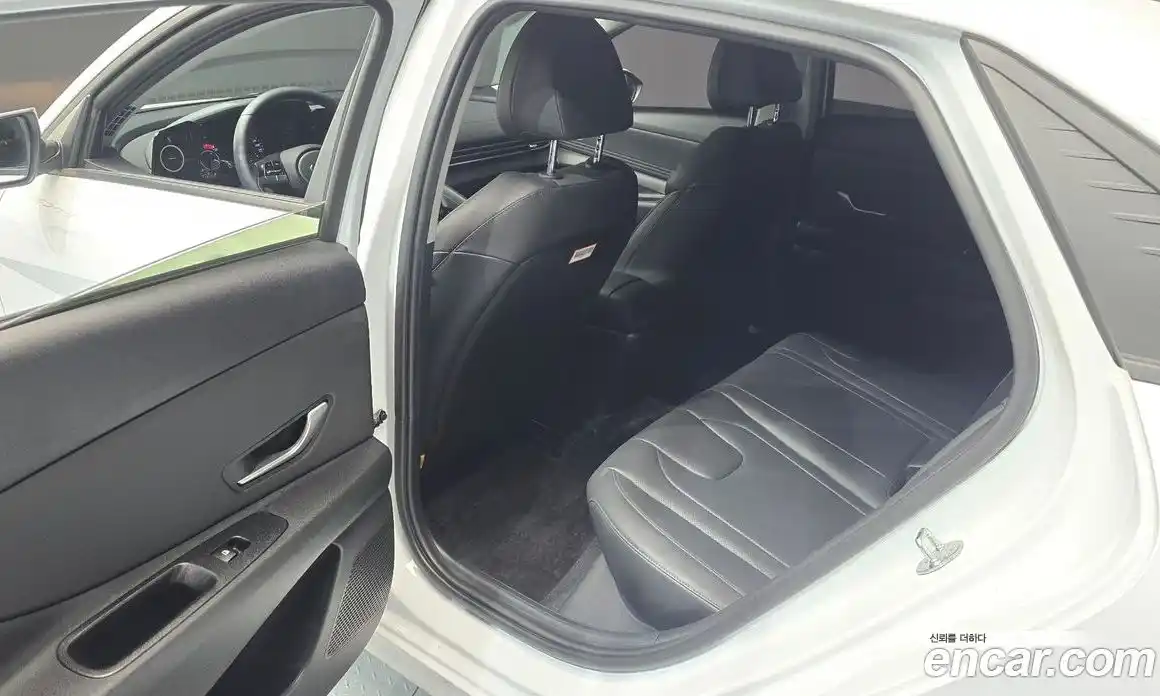 Hyundai Avante 2023 1.6 Автомат в Москве № 122402, фото 13