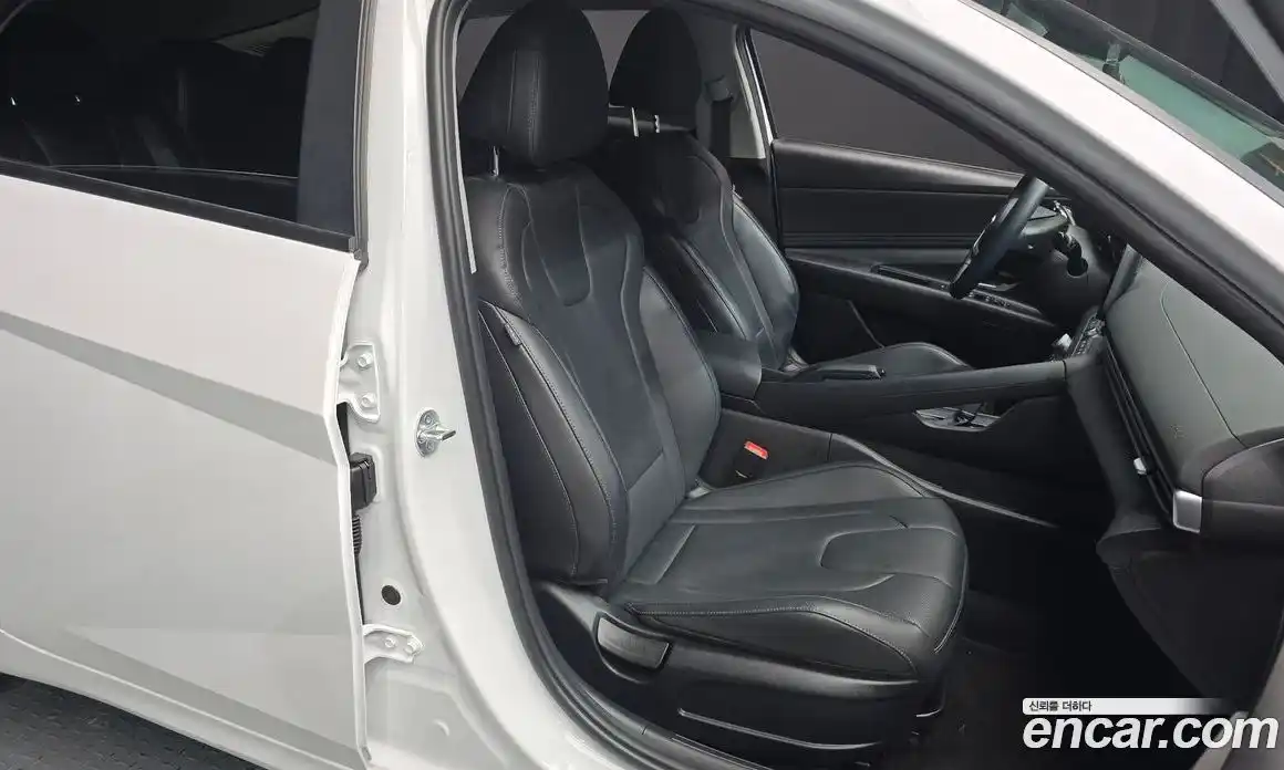 Hyundai Avante 2023 1.6 Автомат в Москве № 122402, фото 18