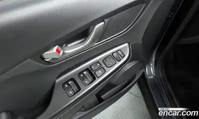 Hyundai Kona 2020 1.6 Автомат в Москве № 124850, миниатюра 3