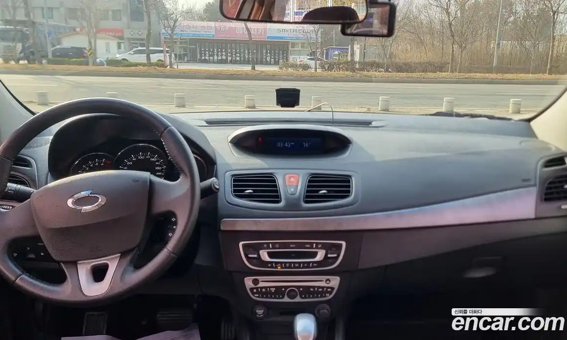 Renault SM3 2010 1.6 Автомат в Москве № 152299, фото 13