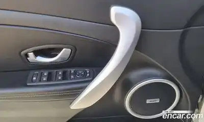 Renault SM3 2010 1.6 Автомат в Москве № 152299, миниатюра 9