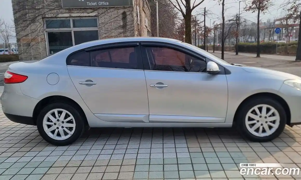 Renault SM3 2010 1.6 Автомат в Москве № 152299, фото 10