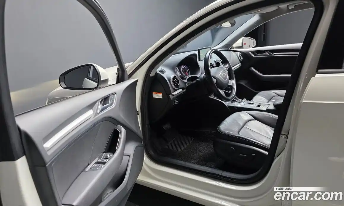 Audi A3 2015 1.6 Автомат в Москве № 154076, фото 10