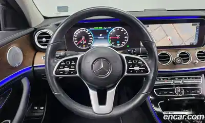 Mercedes-Benz E-Class 2019 2.0 Автомат в Москве № 160339, миниатюра 2
