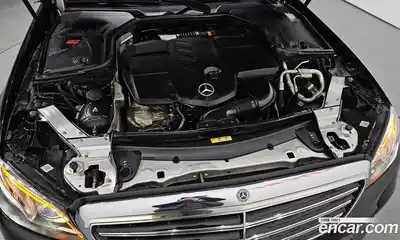 Mercedes-Benz E-Class 2019 1.9 Автомат в Москве № 160969, миниатюра 2